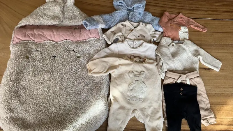 Rompers & bodys maat 44, 50, 56 KIABI, Disney, Main de blé Heel goed