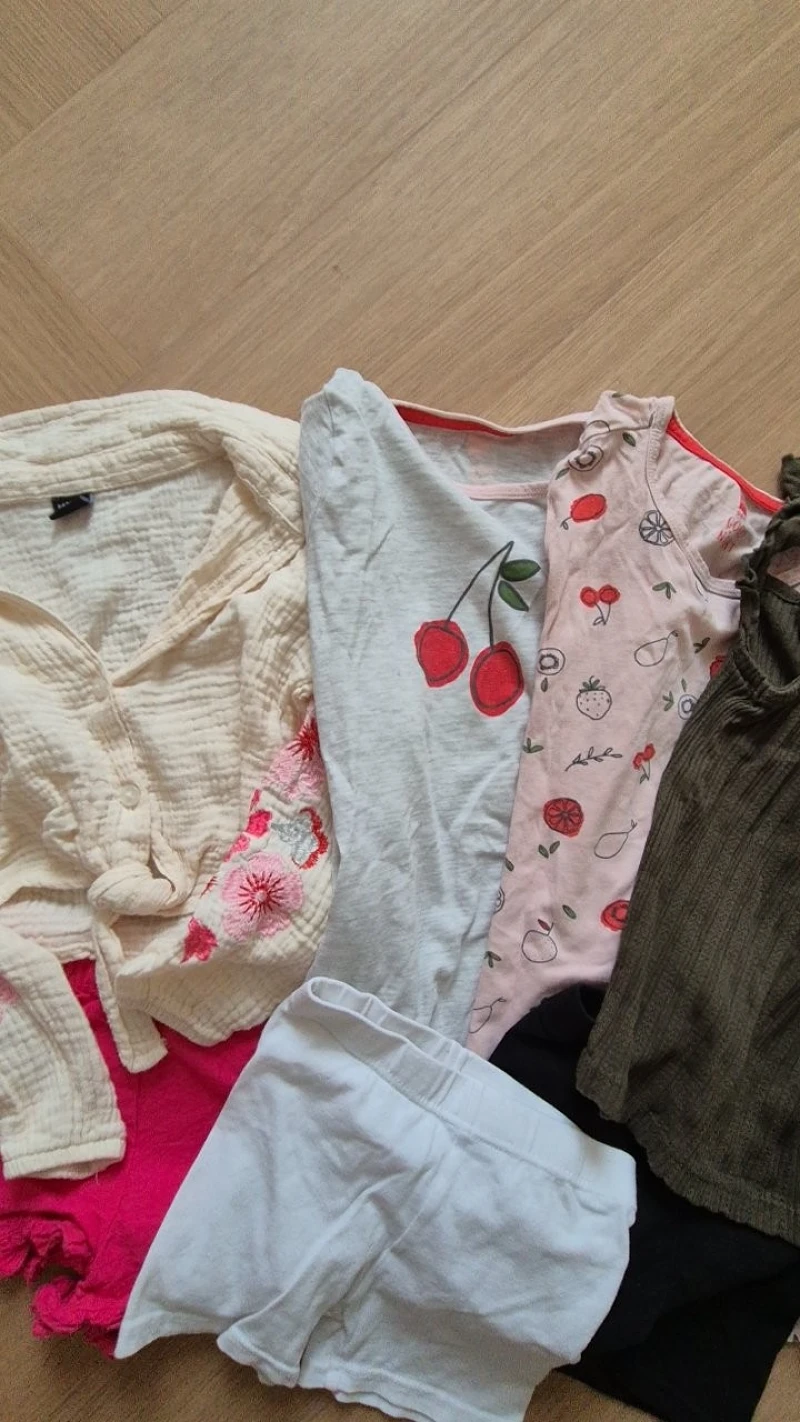 Shirts & truien maat 98, 104 Zeeman Goed